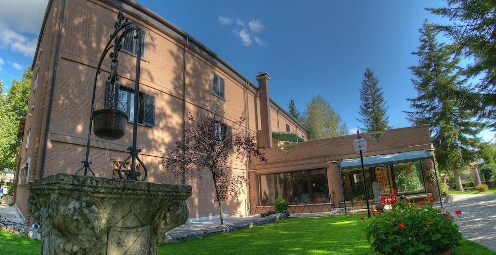 Lh Albergo Il Picchio Пескасероли Екстериор снимка