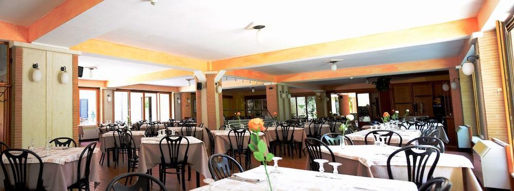 Lh Albergo Il Picchio Пескасероли Екстериор снимка
