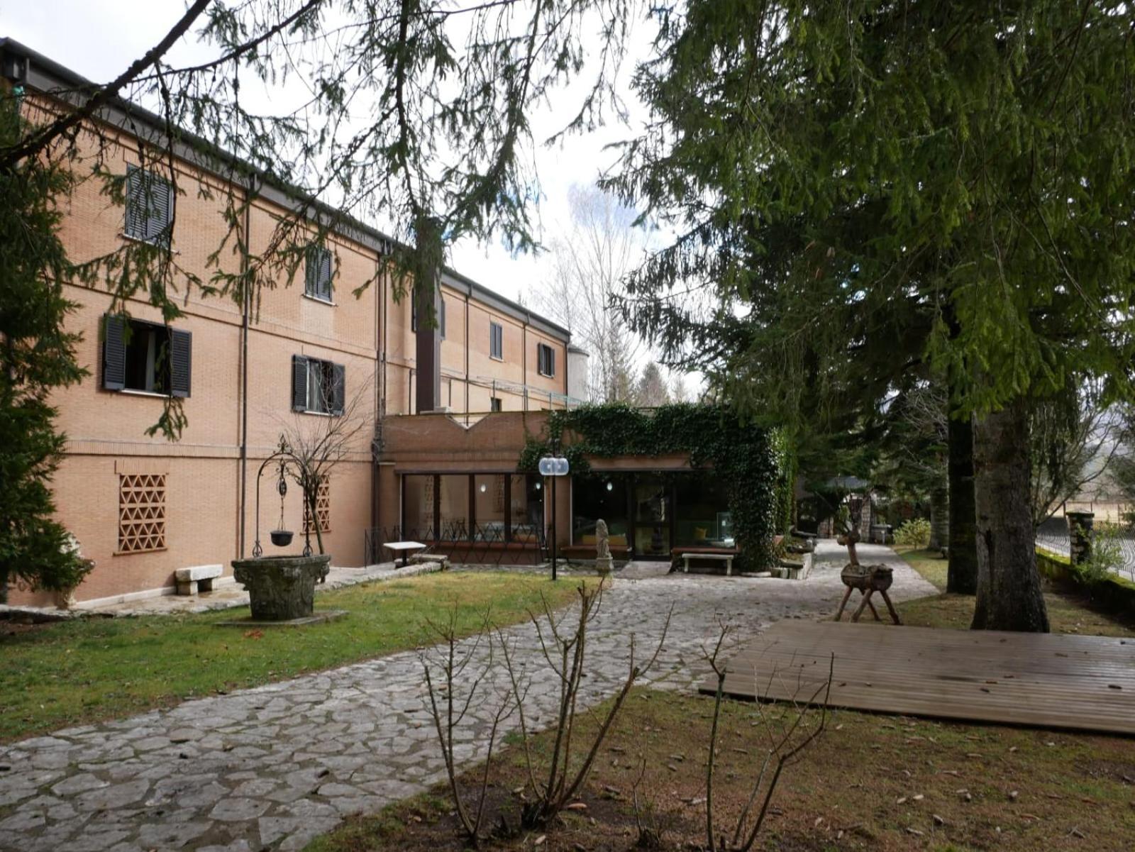 Lh Albergo Il Picchio Пескасероли Екстериор снимка