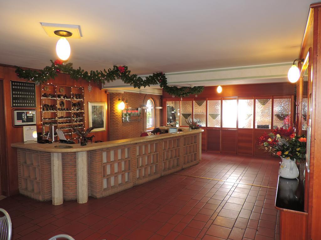 Lh Albergo Il Picchio Пескасероли Екстериор снимка