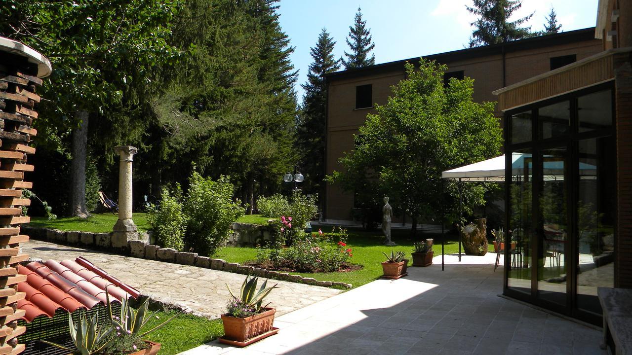 Lh Albergo Il Picchio Пескасероли Екстериор снимка